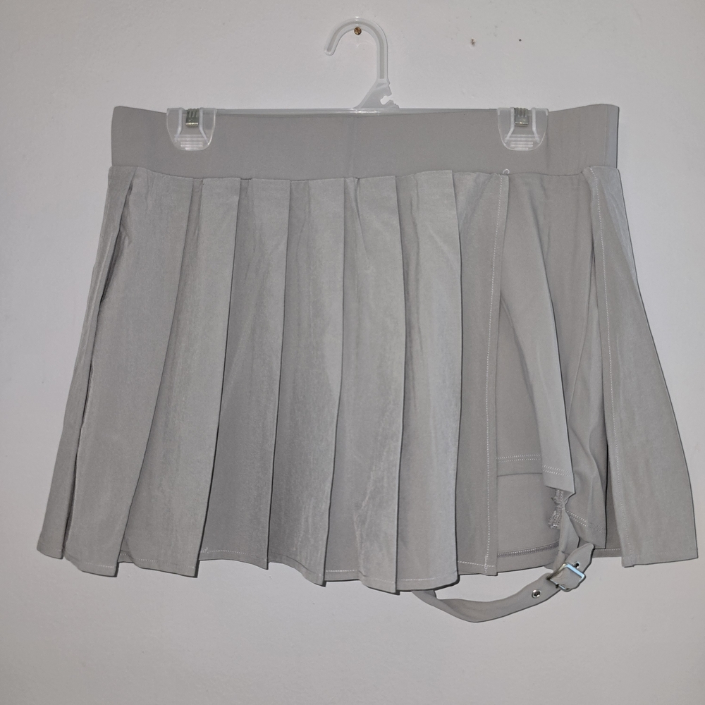 HALARA Pleated Mini Skort with Buckle Detail - Picture 2 of 7